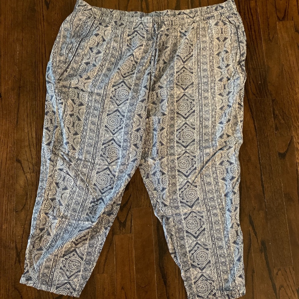 Cropped light weight pants